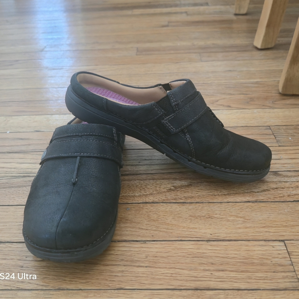 Clarks Women's Un Loop Ease Clog 8.5